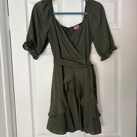 Green Francesca’s Dress - Picture 1 of 3